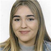 Profesora particular disponible por las tardes para ayudar y ofrecer apoyo educativo de cualquier asignatura, pero en especial aquellas relacionadas con las letras